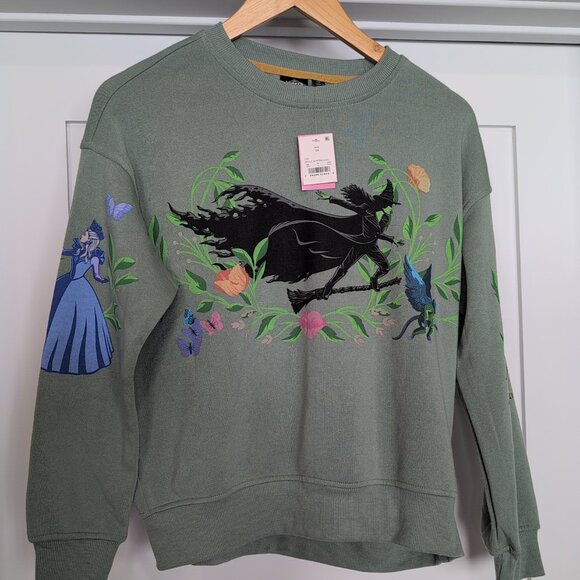 Sweaters - NWT Universal Studios Wicked Elphaba Glinda Lion Floral Crew Neck Size XS